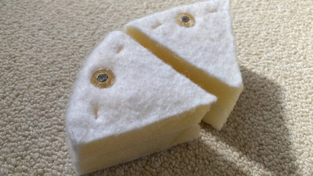 ままごとケーキ - 磁石を埋め込んだところ