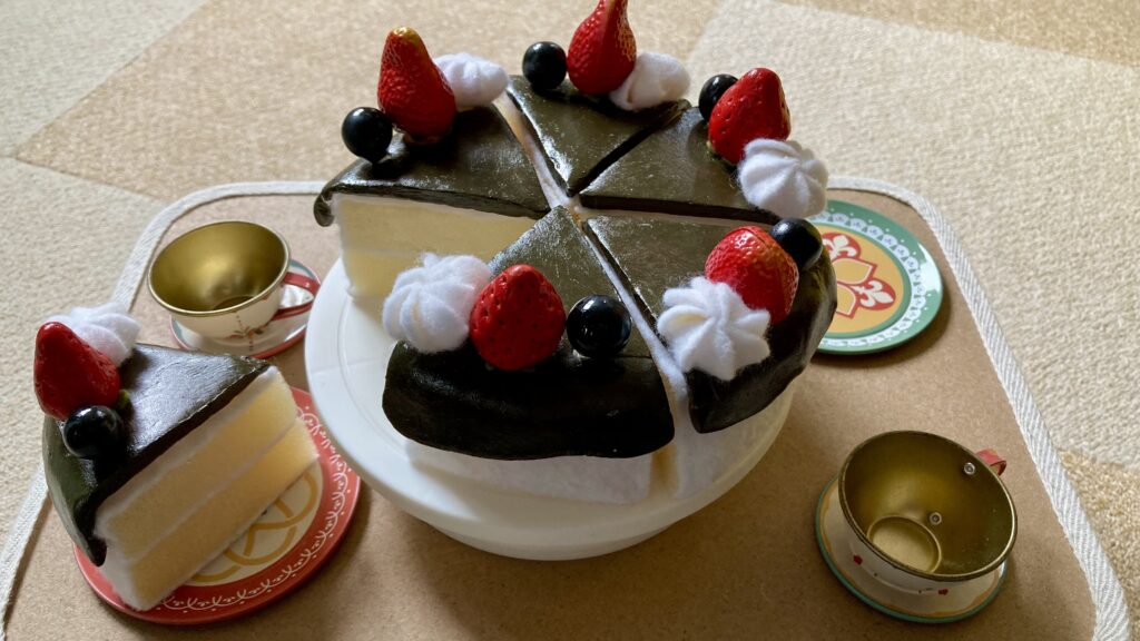 ままごとケーキ - チョコレートコーティングを取り付けたところ