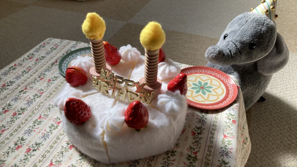 ままごとケーキ - ケーキにロウソクを立てたところ